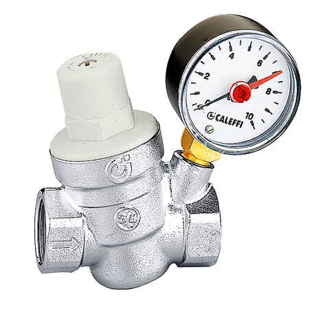 Regulator ciśnienia Caleffi 533241 wersja skośna z manometrem 1/2