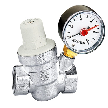 Regulator ciśnienia Caleffi 533241 wersja skośna z manometrem 1/2